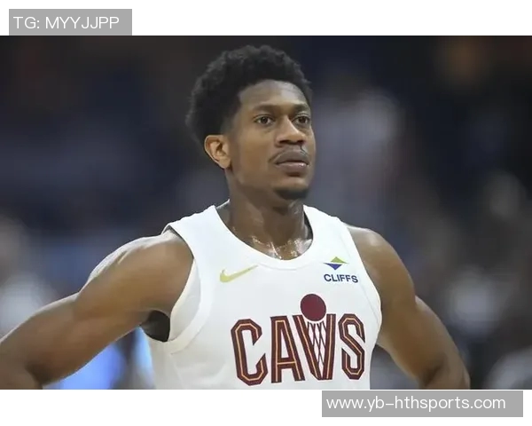 亨特表现出色三分球命中率高达57贡献17分4篮板4助攻正负值正面 亨特表现出色三分球命中率高达57贡献17分4篮板4助攻正负值正面