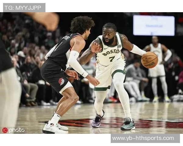 戈贝尔赛后与杰伦布朗畅谈发型大光头小白意外加入讨论 戈贝尔赛后与杰伦布朗畅谈发型大光头小白意外加入讨论