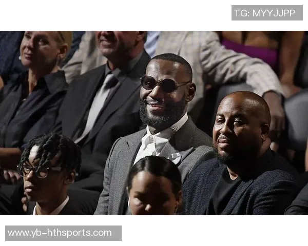 詹姆斯与湖人关系紧张球迷期待他在最后一季的归宿与传奇 詹姆斯与湖人关系紧张球迷期待他在最后一季的归宿与传奇